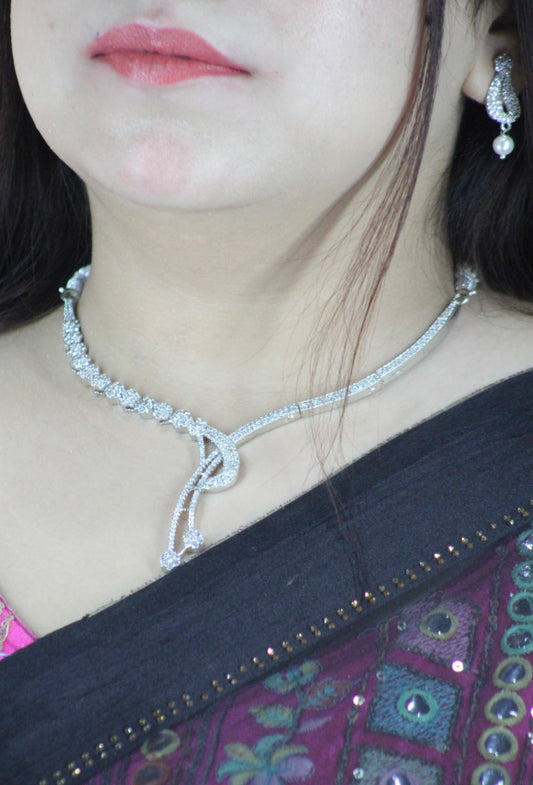 Graceful AD Necklace Set with Pearl Drop Earrings – Adjustable Fit