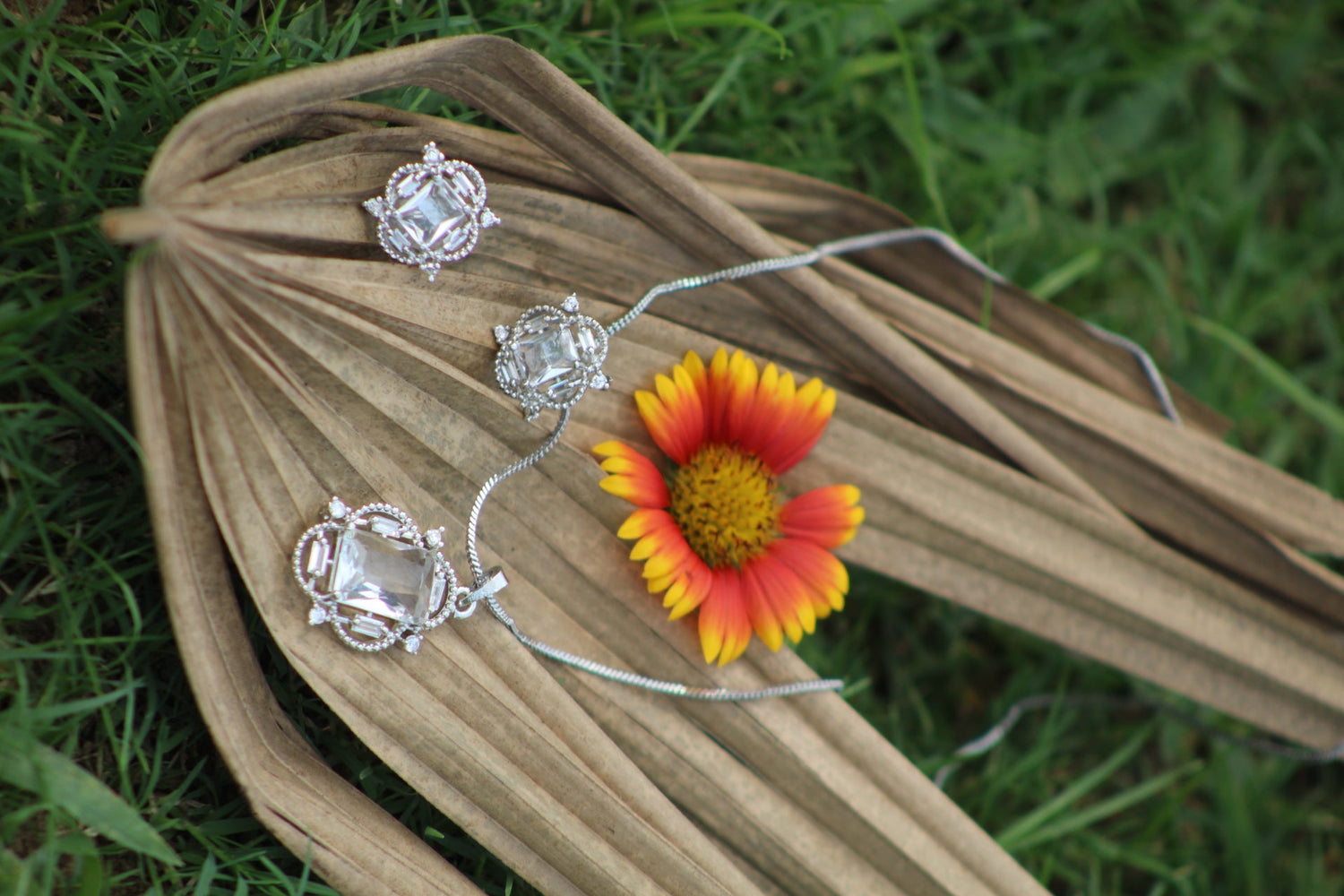 PENDENT WITH EARRINGS