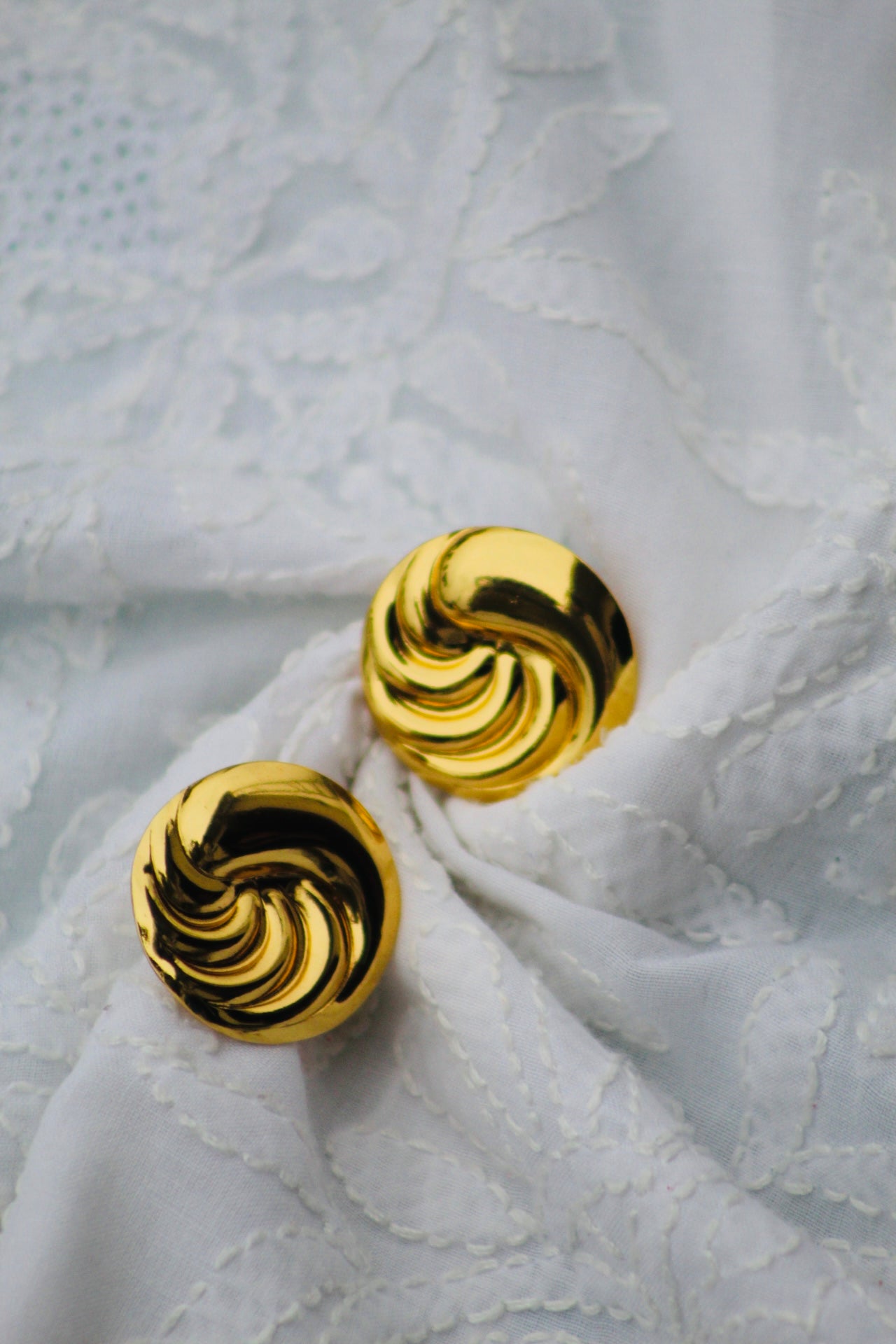 GOLDEN TWISTB & SHINE EARRINGS