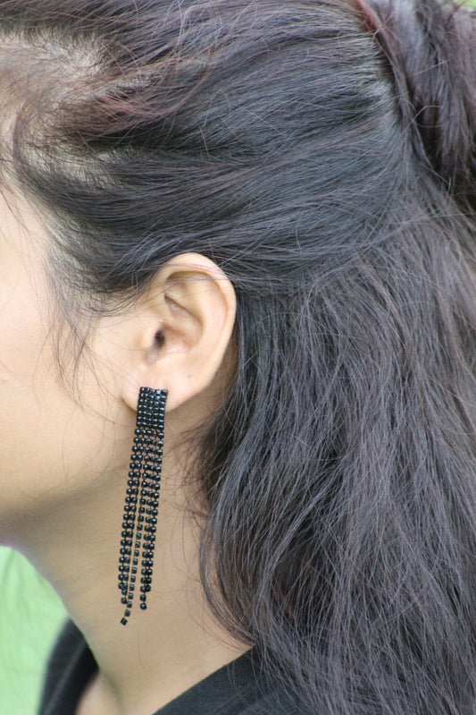 BLACK ARTIFICIAL STONE LONG EARRING