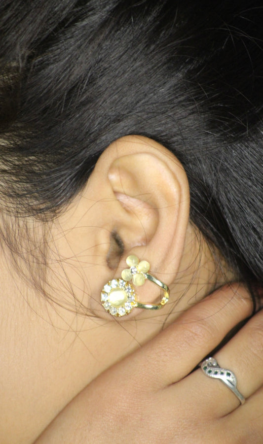 DELICATE BLOOM GOLD EARRINGS