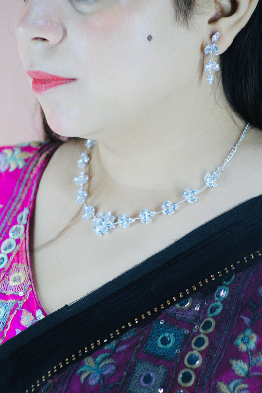 FLOWE & LEAVES DESGN PENDANR WITH EARRING