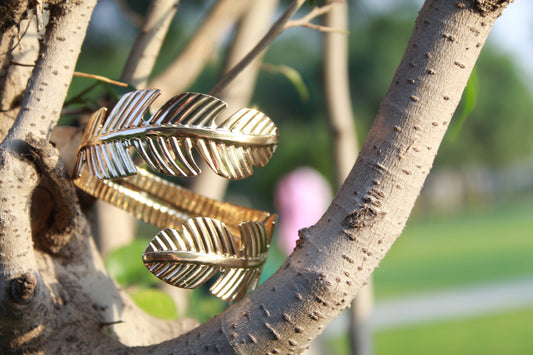 LEAF DESIGN CUFF BRACELET